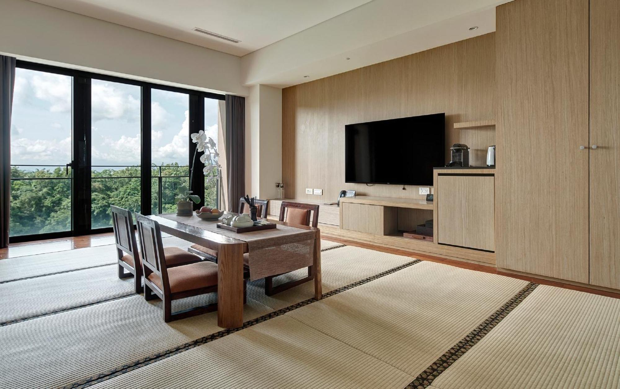 Fleur De Chine Hotel Yuchi Exteriör bild A living room with a tatami floor